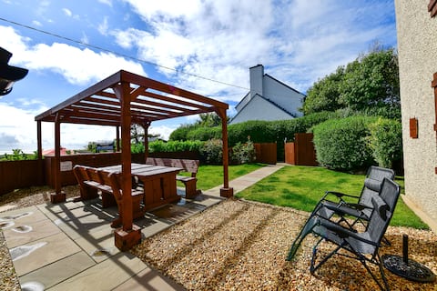The Farmhouse at Pitton Cross Farm