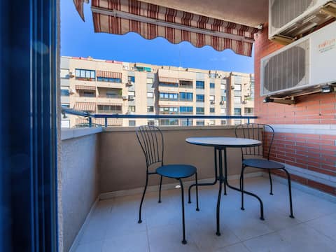 Top Airbnb: H2M Ayala 2 bedroom & terrace & 400 mts to Beach en Jardín De La Abadía