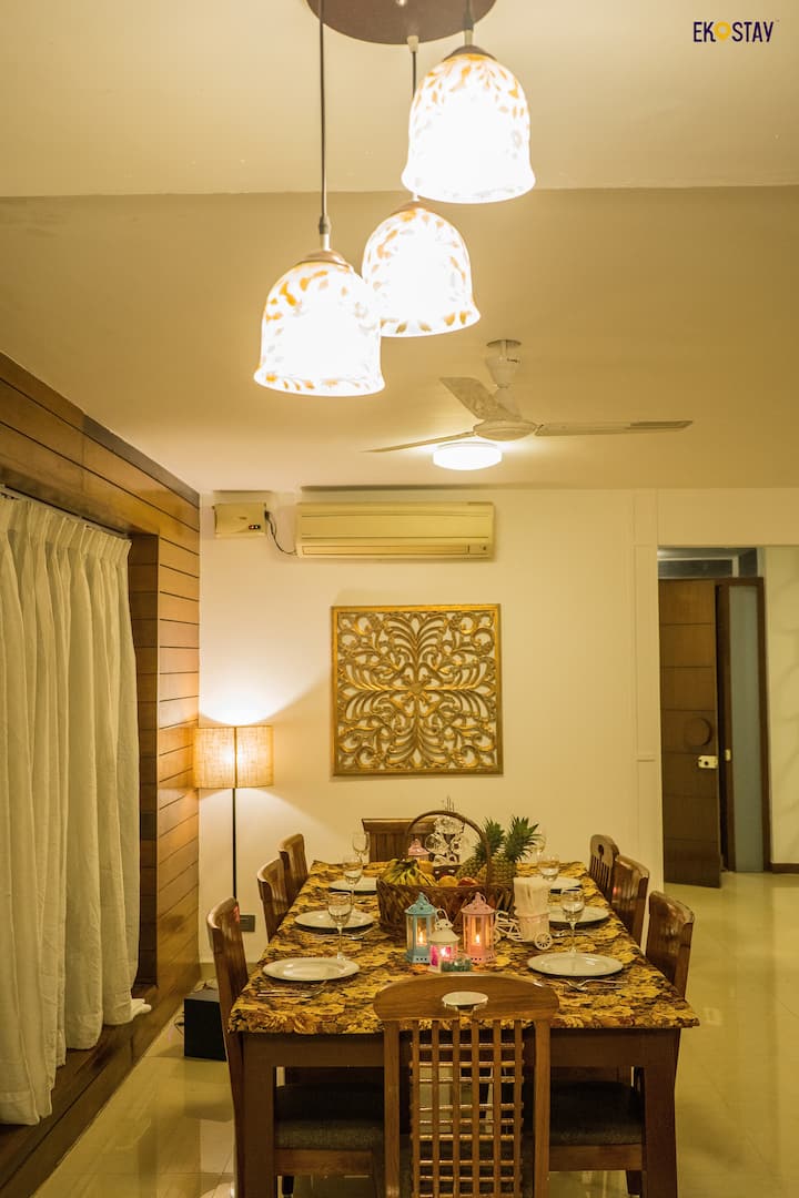 Dining area image 4