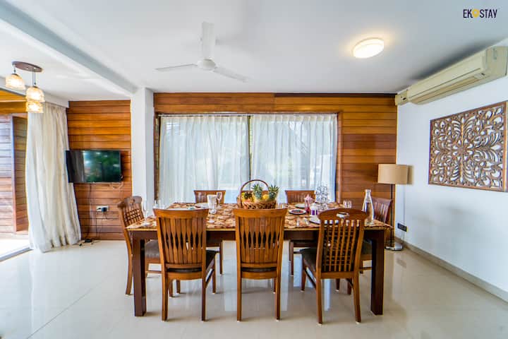 Dining area image 3