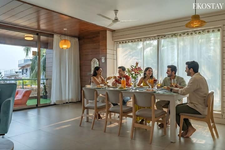 Dining area image 2