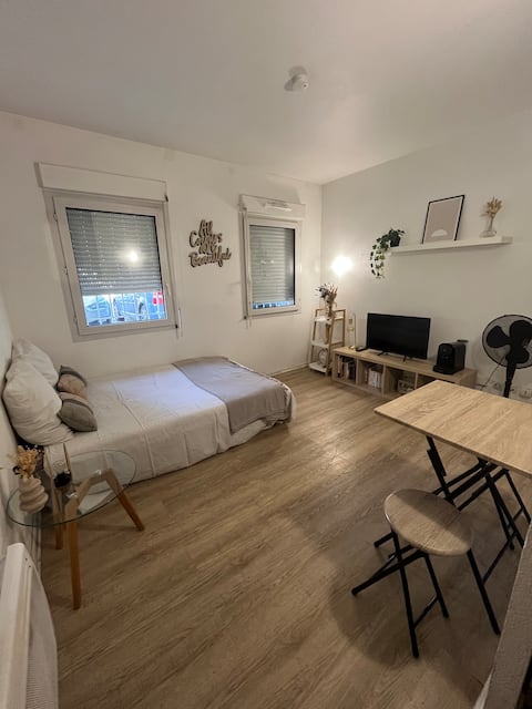 Propriété Airbnb réussie: Nice fully-equipped studio near tram and MBS à Mosson