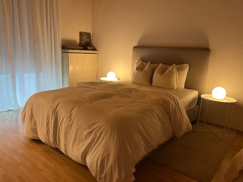 Popular Airbnb listing: Aesthetic and Curated Apartment at Kunsthaus in Hottingen