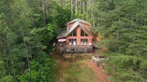 Successful Airbnb property: Welcome to Whispering Pines 4 acres of privacy in Lake Lure / Rutherfordton