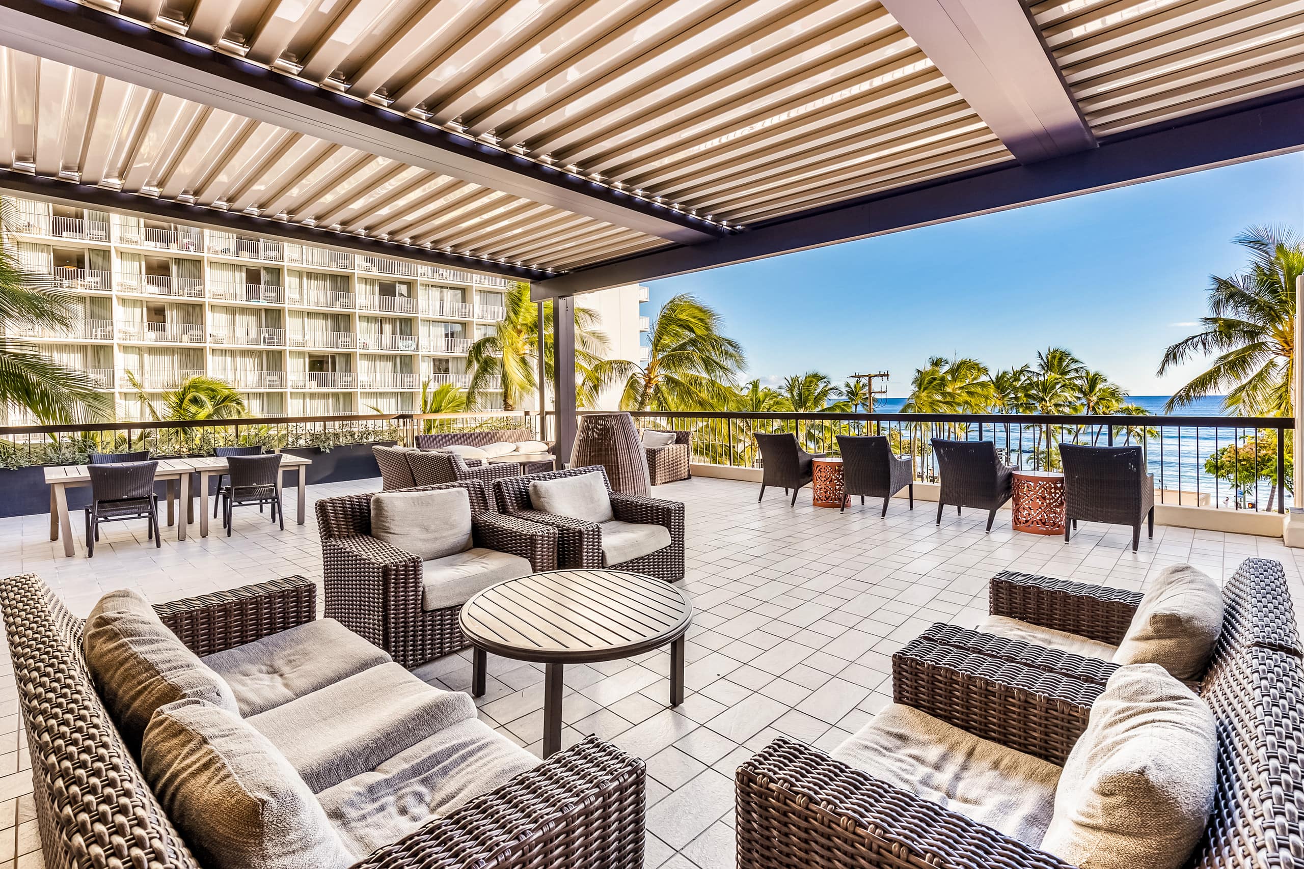 Condo in Honolulu · ★4.95 · 2 bedrooms · 4 beds · 2 private baths - Image 25