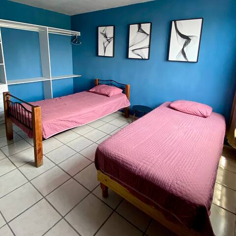 Entire home with 2 bedrooms in León - Departamento zona delta, con cochera privada