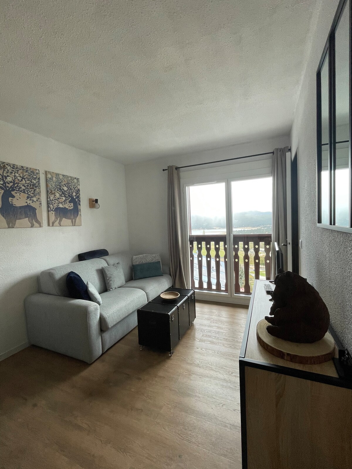 Annonce Airbnb populaire: 2-bedroom apartment 4 people, ski-in/out, lake view * * à Les Angles