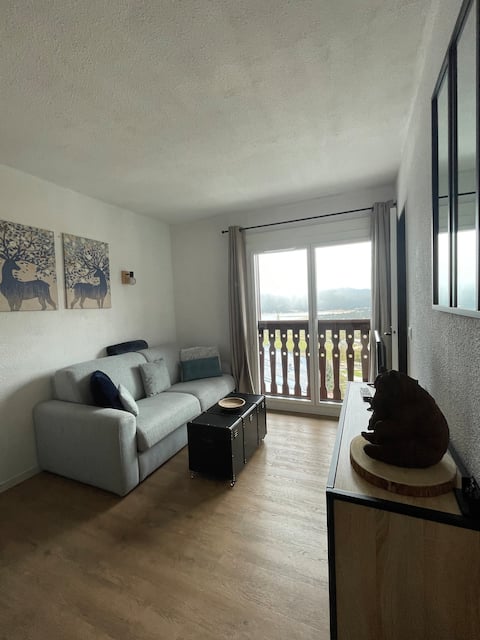 Popular Airbnb listing: 2-bedroom apartment 4 people, ski-in/out, lake view * * in Les Angles