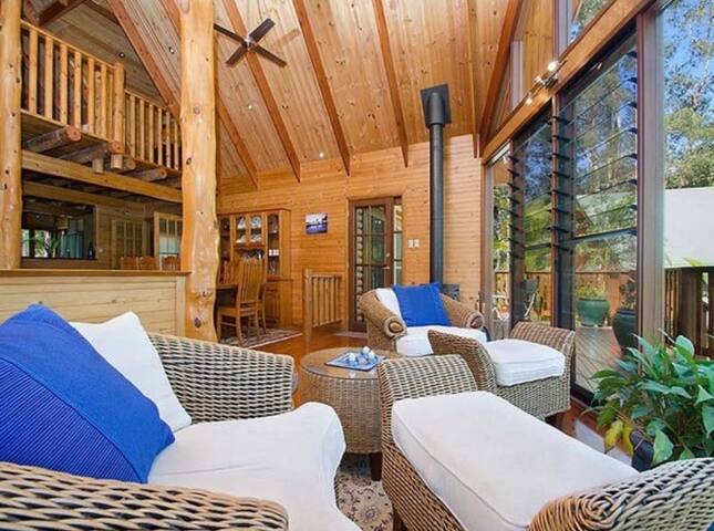 Rainforest Haven Retreat gallery image 4