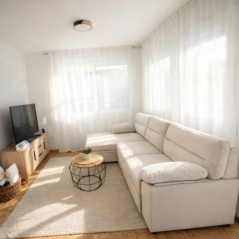 Popular Airbnb listing: Your perfect beachfront getaway in Deltebre