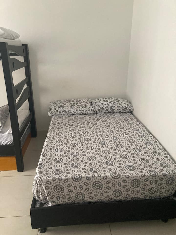 غرفة النوم 2