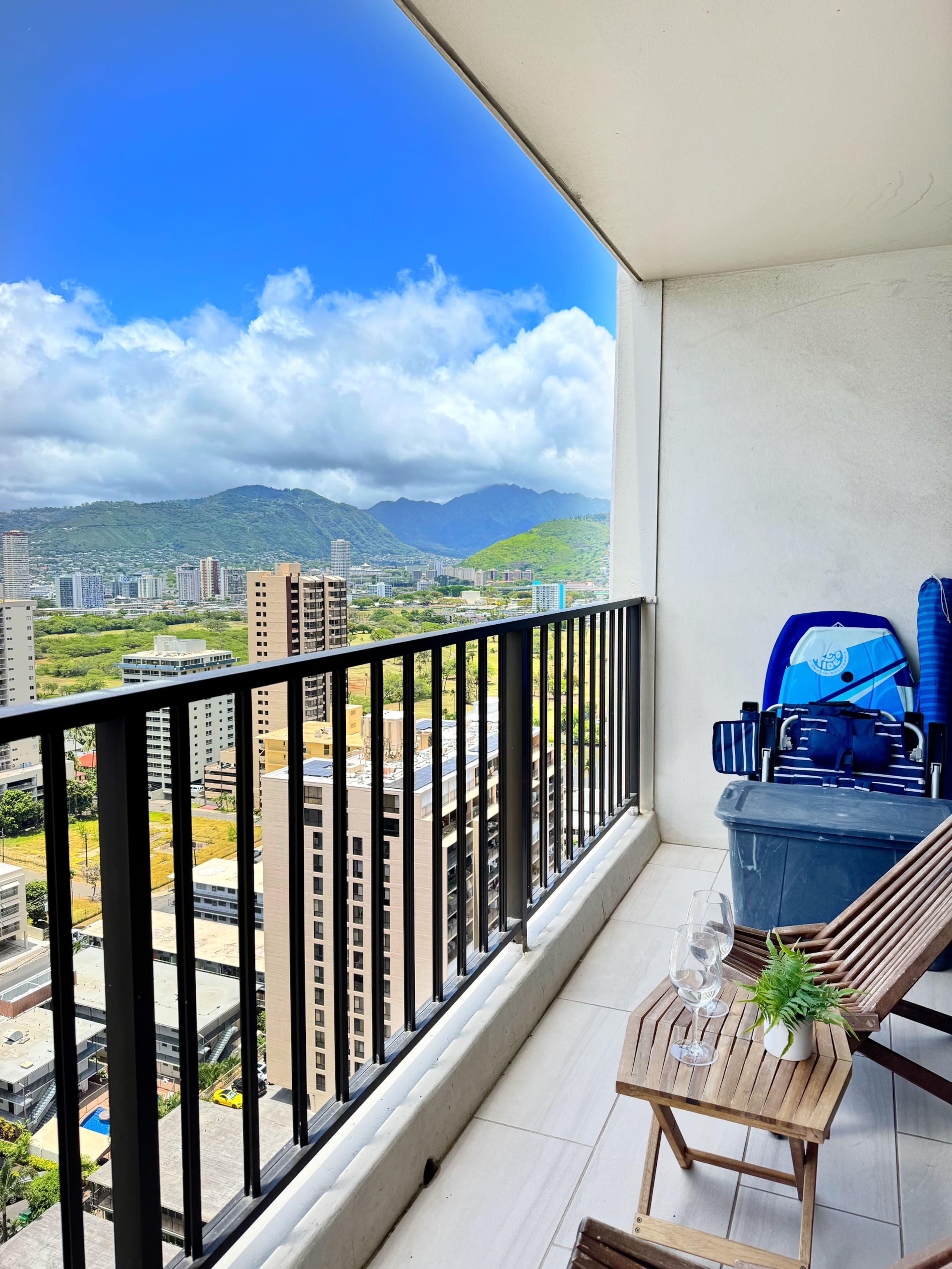 Condo in Honolulu · ★4.97 · 1 bedroom · 2 beds · 1 private bath - Image 24
