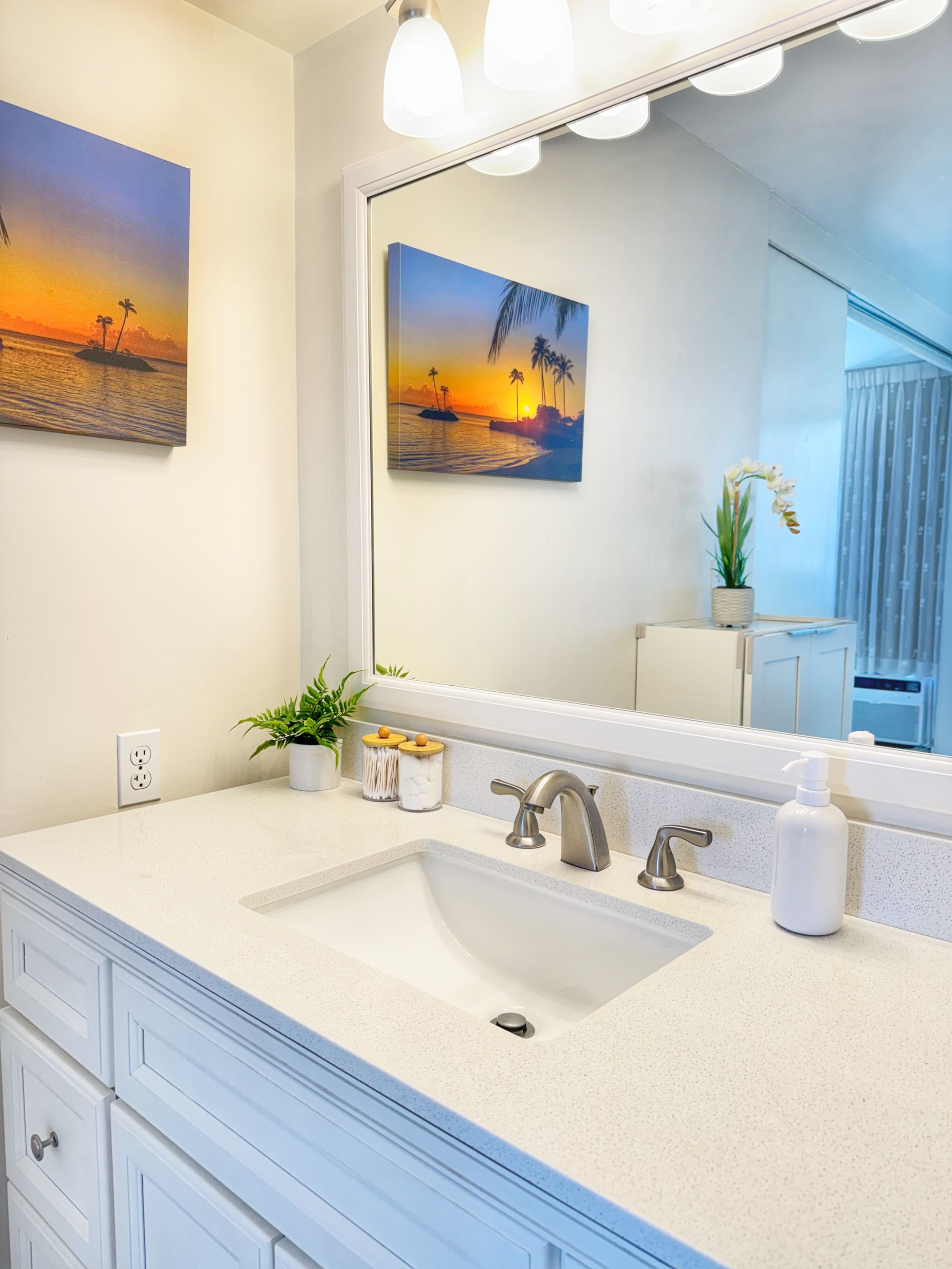 Condo in Honolulu · ★4.97 · 1 bedroom · 2 beds · 1 private bath - Image 20