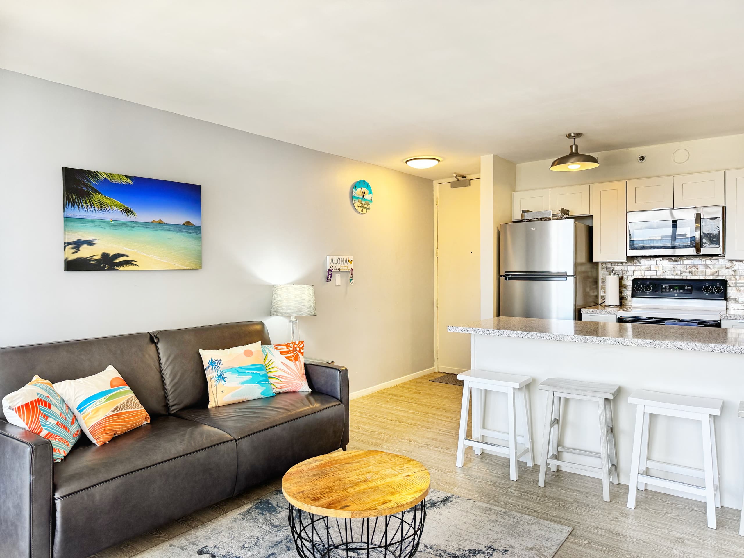 Condo in Honolulu · ★4.97 · 1 bedroom · 2 beds · 1 private bath - Image 6