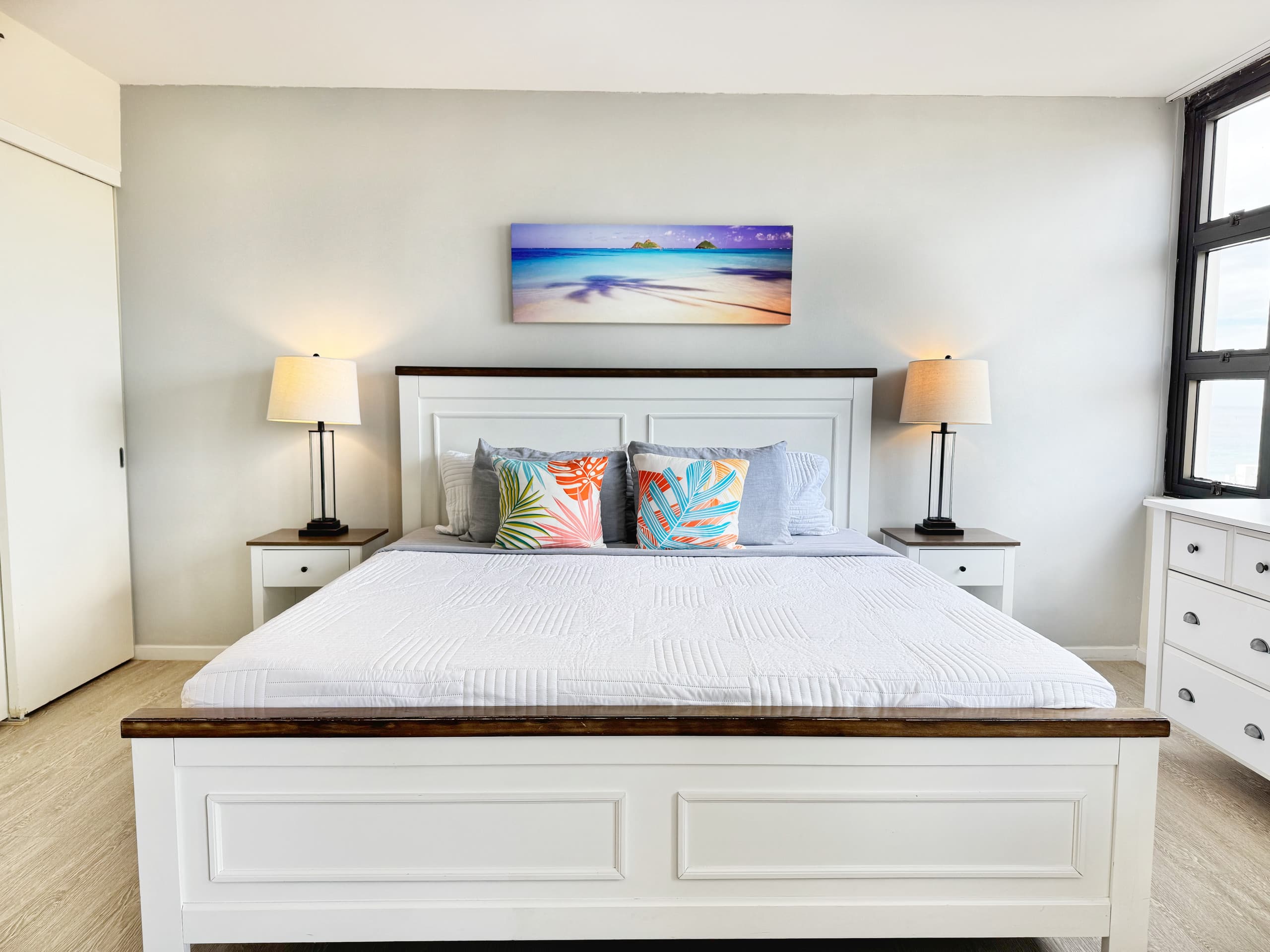 Condo in Honolulu · ★4.97 · 1 bedroom · 2 beds · 1 private bath - Image 17