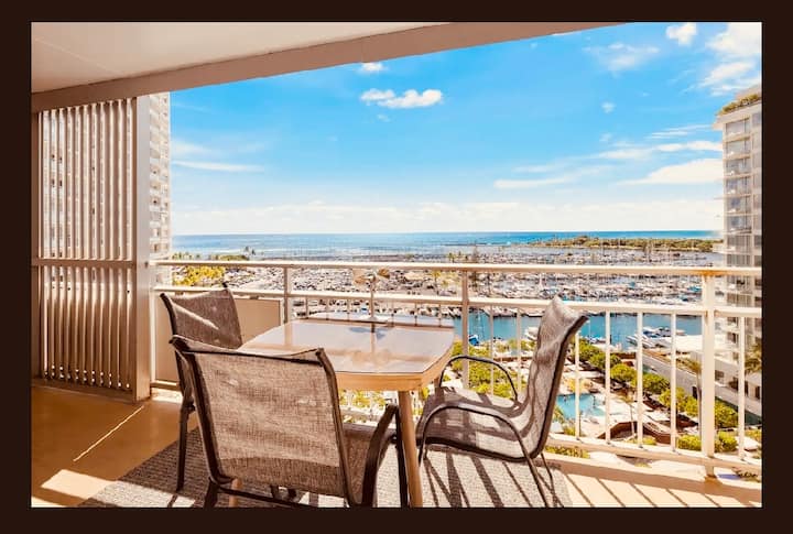 Ilikai Hotel #1010, Beautiful Sunset & Yacht Harbor Views! - Honolulu, HI