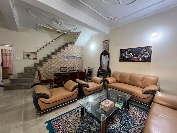 Cheerful 3-bedroom Bungalow With Free Parking - Amritsar