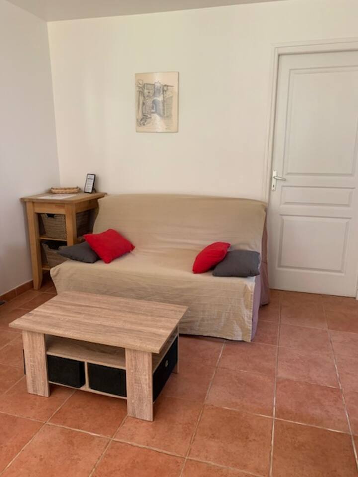 Petite Villa Avec Jardin    
4 Personnes - Figari