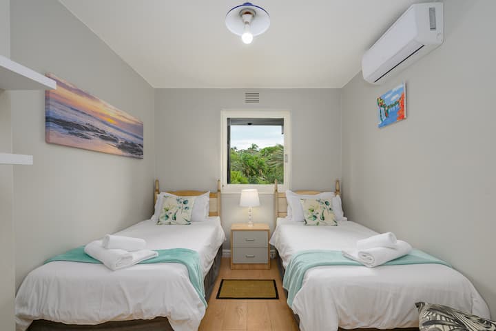 Schlafzimmer 1