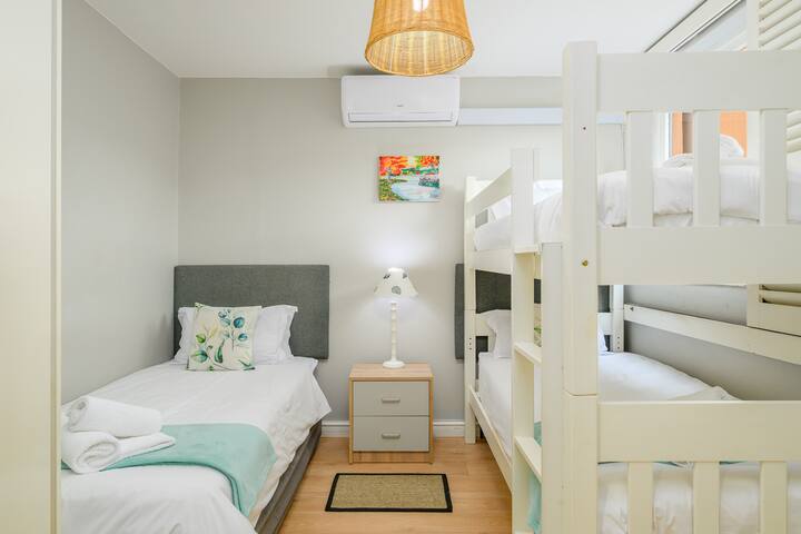 Schlafzimmer 4