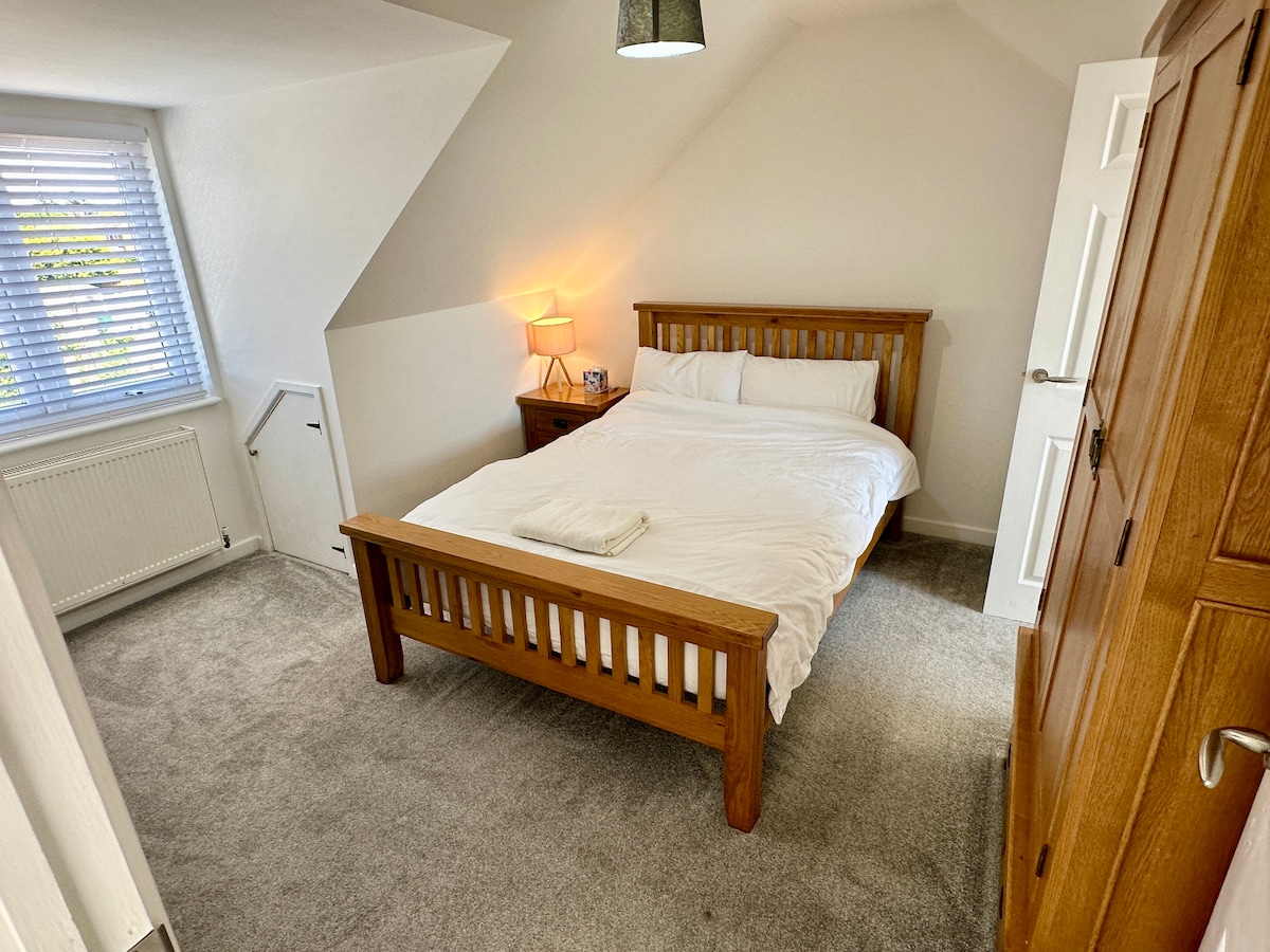 Საძინებელი 2 ცალკე საძინებლით