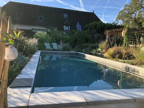 Charming caussenard house with pool