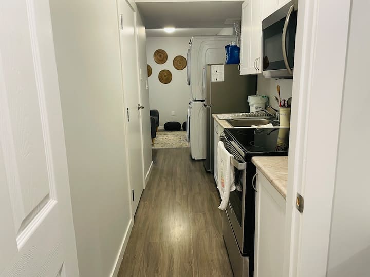 Cozy Legal Basement Studio In Regina - Regina