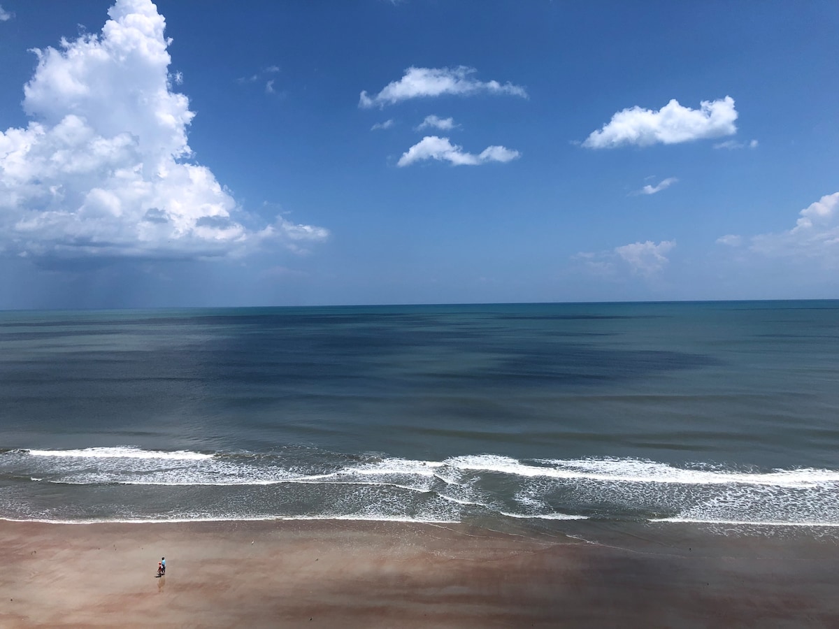 Ocean Front view Studio Condo