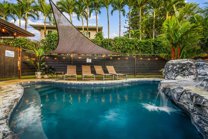 Huge Home w/Private Pool, Jacuzzi & Water Slide! gallery image 3