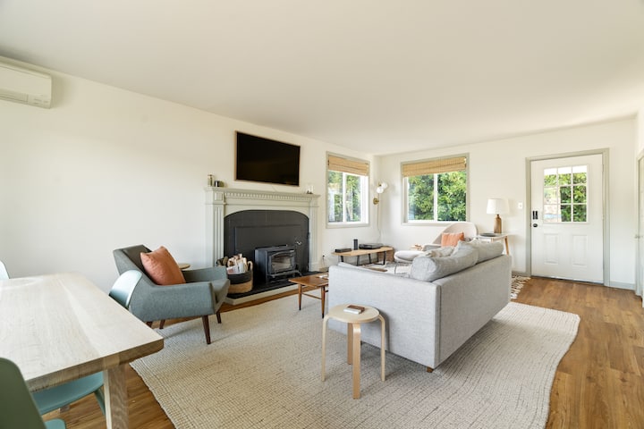 Puget Island Haus - Cozy Scandinavian Bungalow - Flathead Lake, Cathlamet