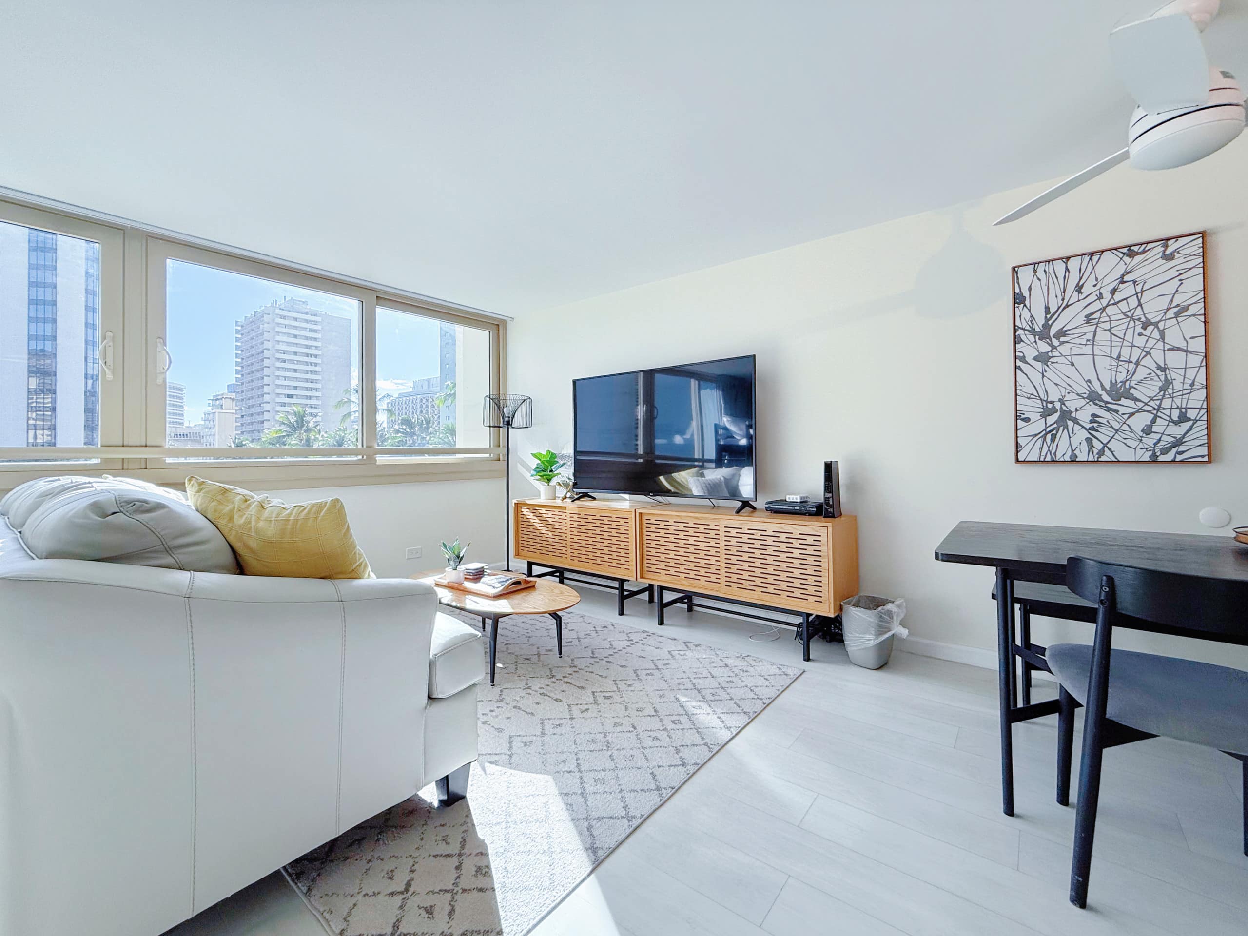 Condo in Honolulu · ★4.91 · 1 bedroom · 4 beds · 1 bath - Image 5