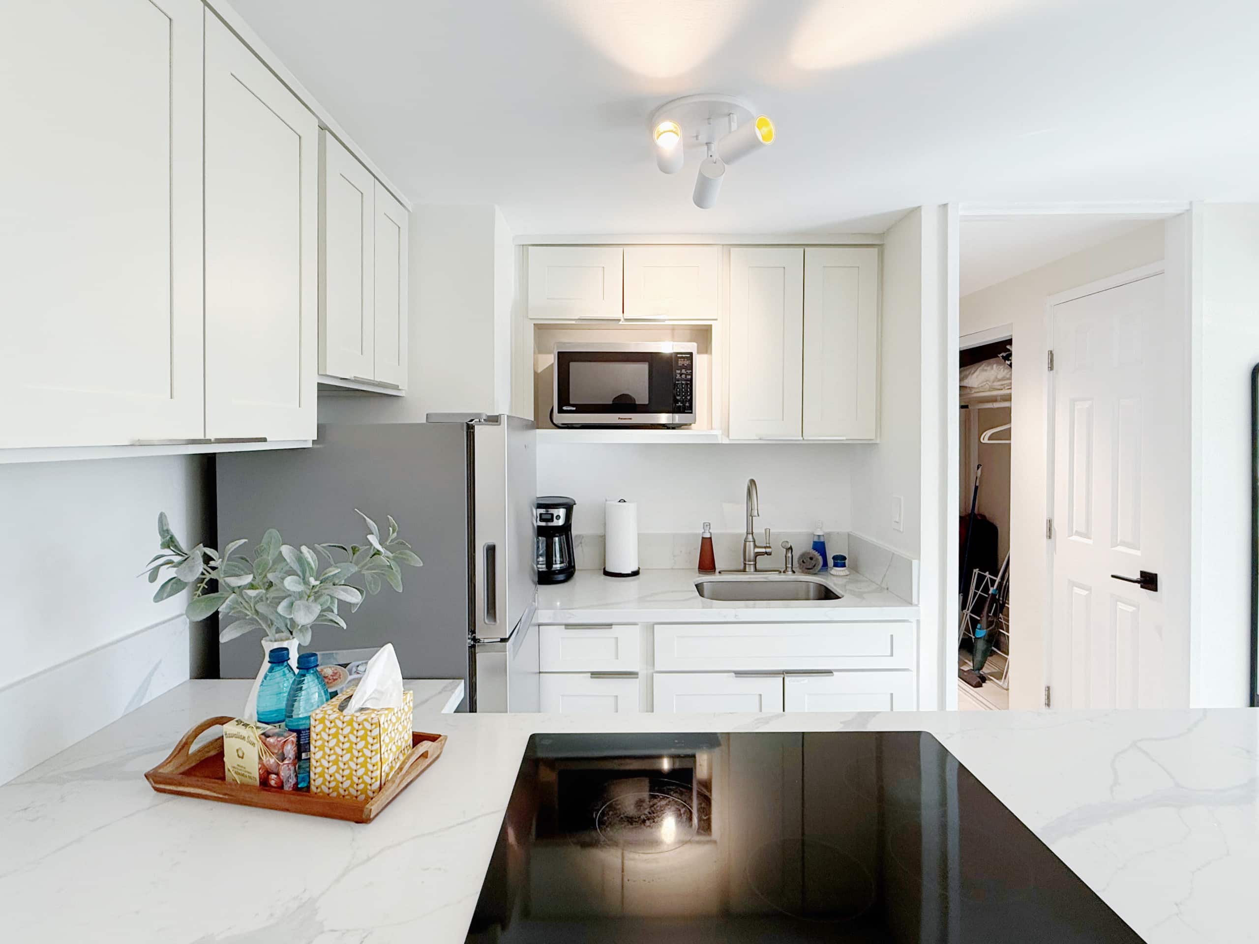 Condo in Honolulu · ★4.91 · 1 bedroom · 4 beds · 1 bath - Image 14