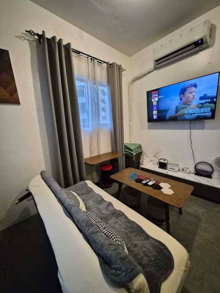 Primehomes Cozy Condo With Kitchen Utensils - Quezon City