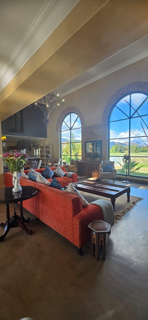 Escape to Tuscan Villa Nr Franschhoek Winelands