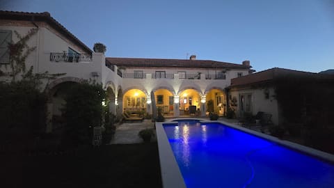 Escape to Tuscan Villa Nr Franschhoek Winelands