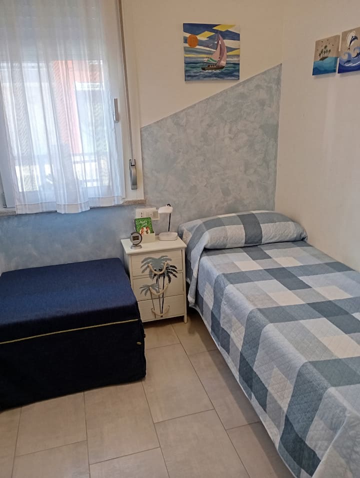 1 jednolôžko +1 otvárateľný obal, ktorý sa zmení na 1 jednolôžko