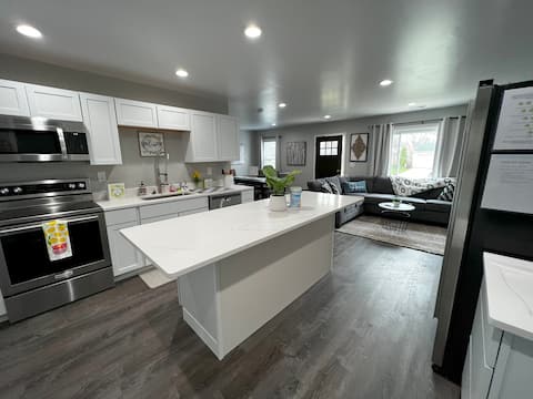 Brand New Mason Home w Luxurious Finishes
