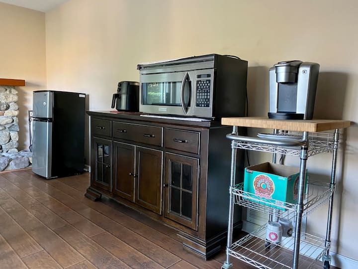 Welcoming To The Beautiful Mountain House - Chino Hills, CA