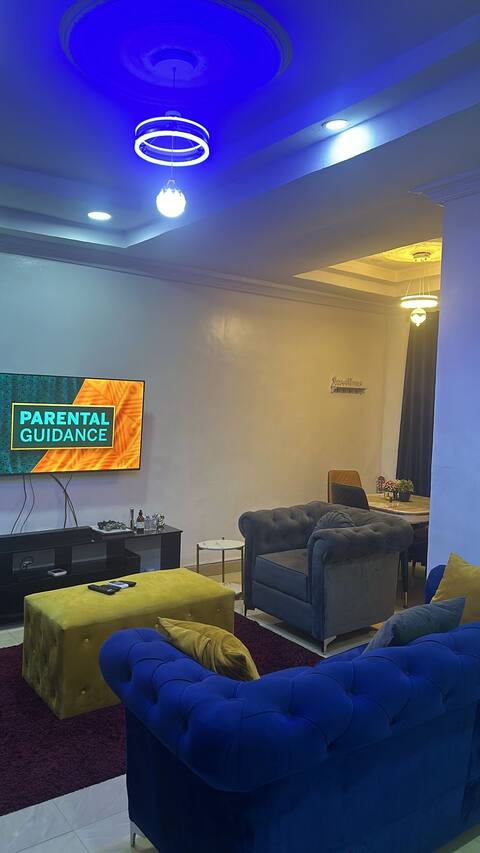 Entire 3 Bed Flat with Wi-Fi+24Hrs Power/PS5