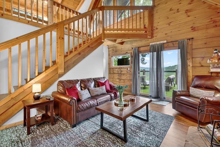 2/2 Cabin Amazing Views, Sauna, Hot Tub, Arcade - Gatlinburg, TN