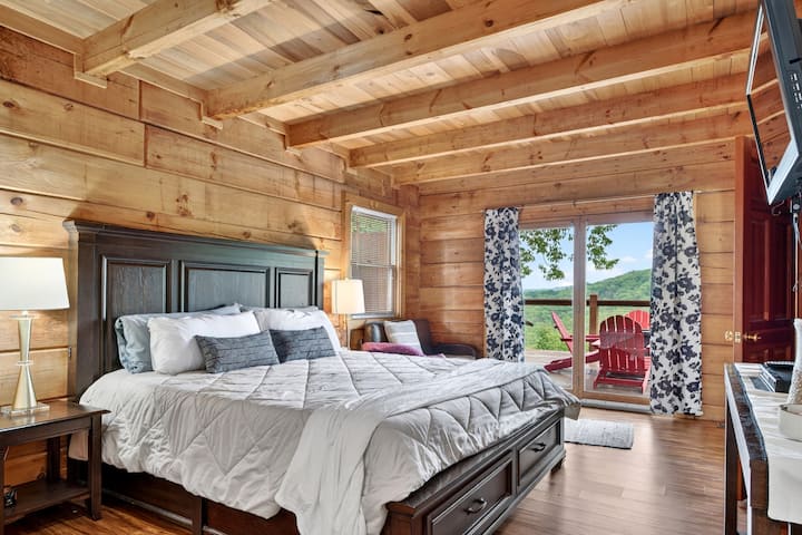 2/2 Cabin Amazing Views, Sauna, Hot Tub, Arcade - Gatlinburg, TN