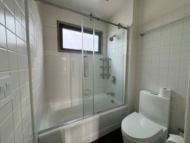 Ocean View in the Venice Peninsula gallery image 3