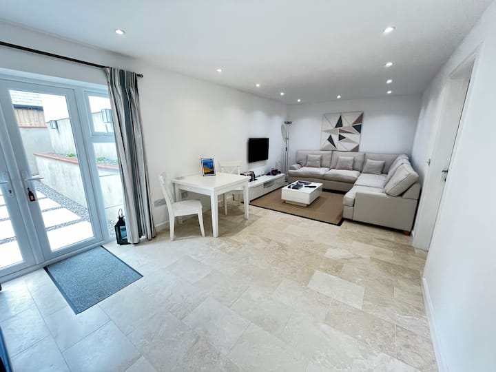 Accommodation With Sea Views Near Mumbles - The Mumbles