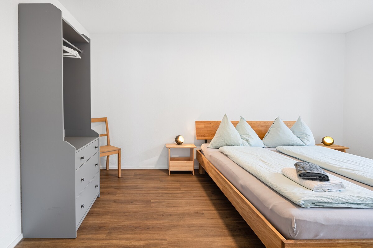 Schlafzimmer 1