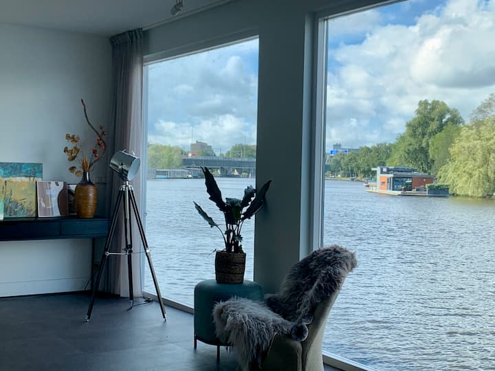 Houseboat Amsterdam, Free Bikes, Boat And Parking - Amsterdam