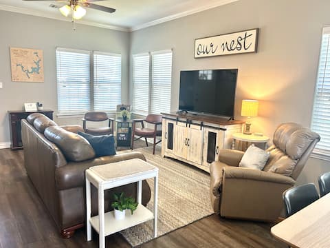 Top Airbnb: Home In Denison Cottage Retreat in Denison