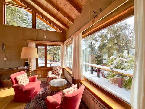 Successful Airbnb property: Artist’s house with its own trails & stream in Departamento Los Lagos