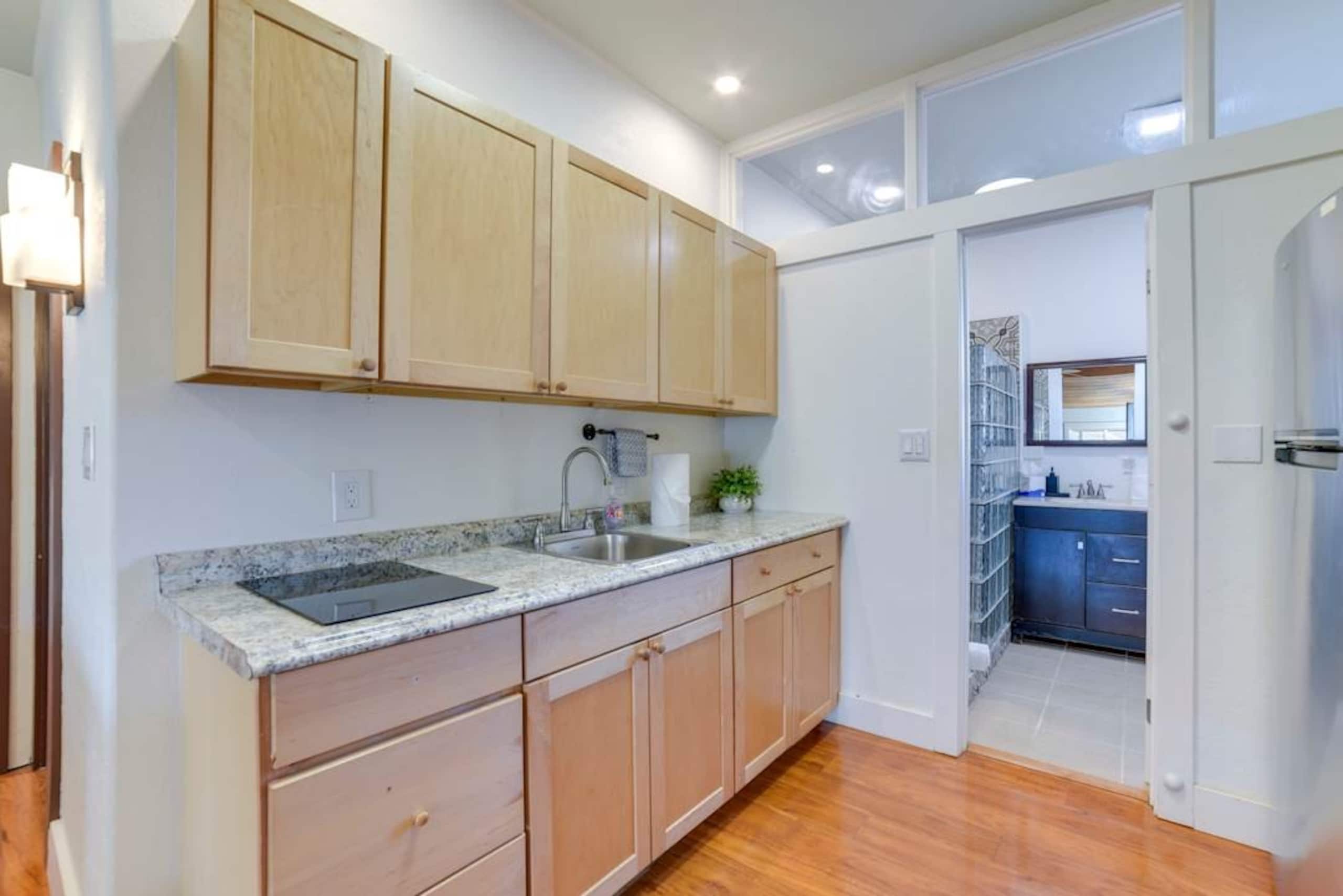 Home in Wailuku · ★4.81 · 3 bedrooms · 6 beds · 1.5 private baths - Image 9