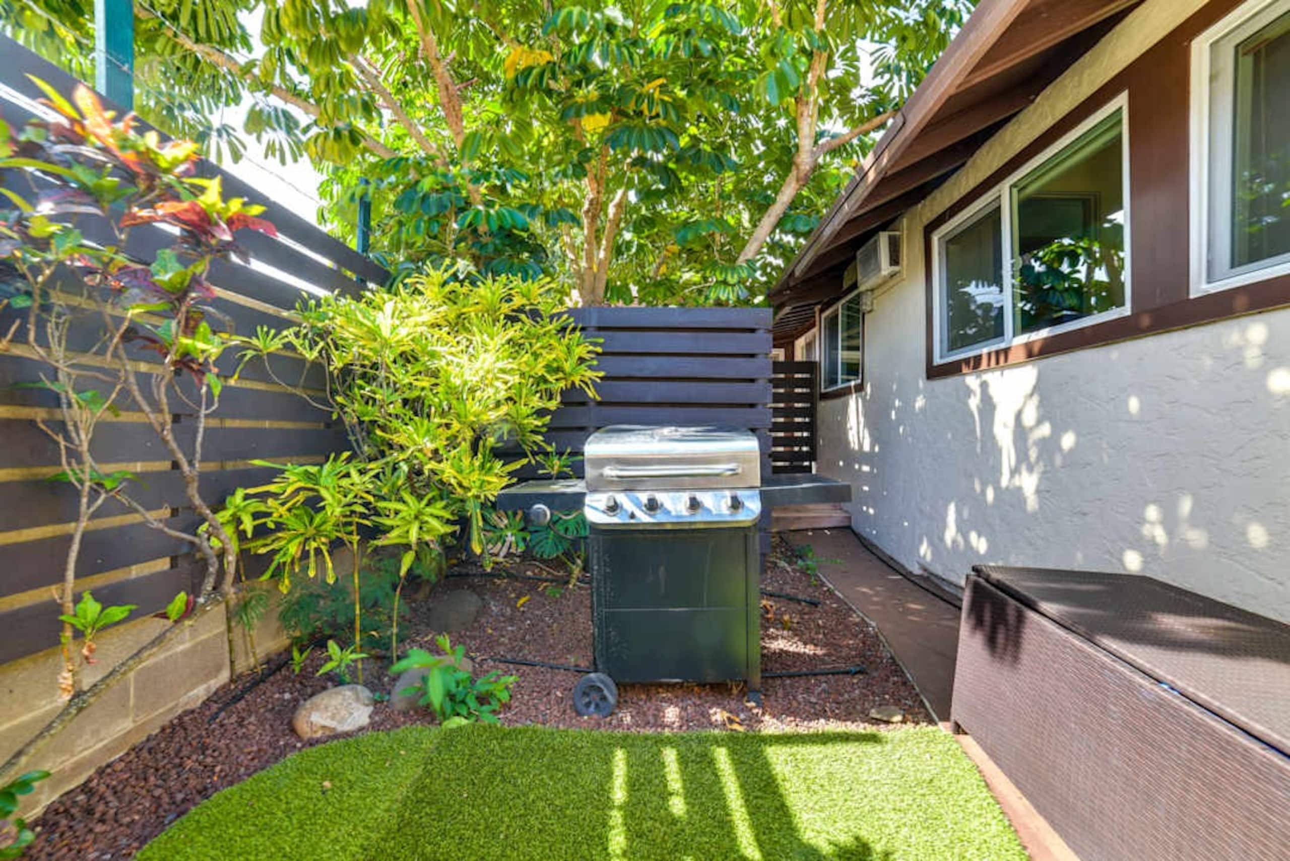 Home in Wailuku · ★4.81 · 3 bedrooms · 6 beds · 1.5 private baths - Image 15
