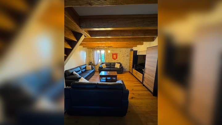 Gîte Dans Ancienne Grange Avec Piscine En Campagne - Aveyron